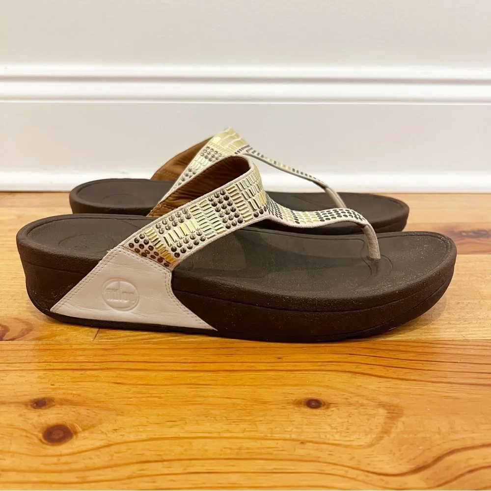 FitFlop Aztec Chada Toe Post Sandals Womens 9 Urban White Studded Comfort